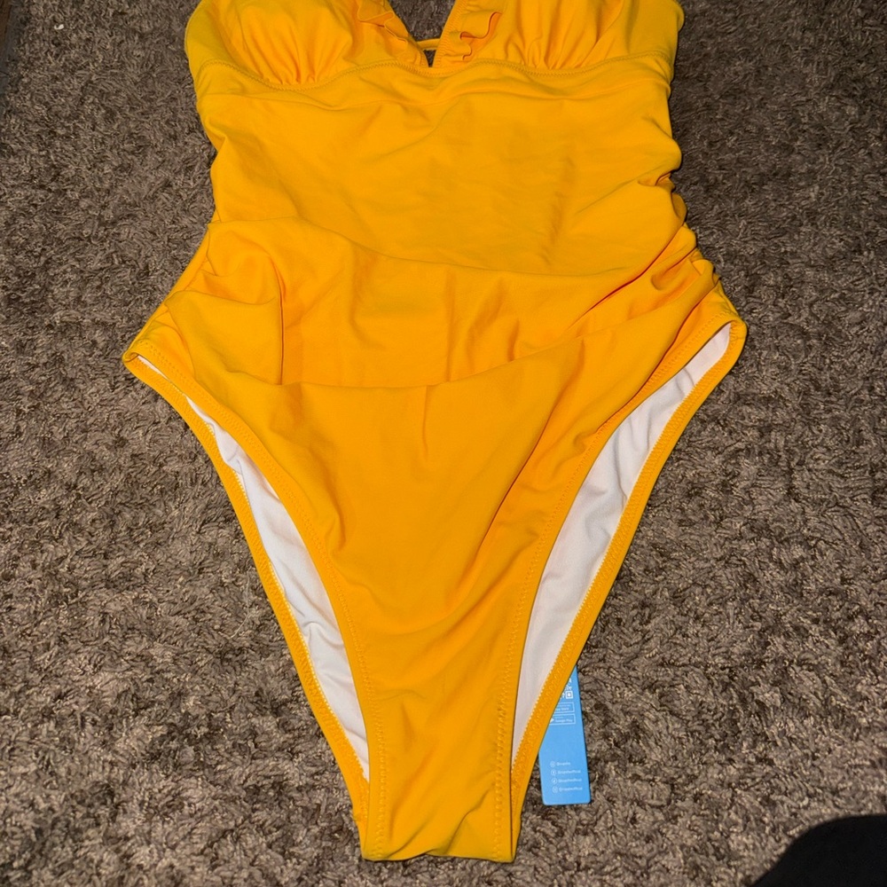 Cupshe Ruffle One Piece - Picture 2 of 5